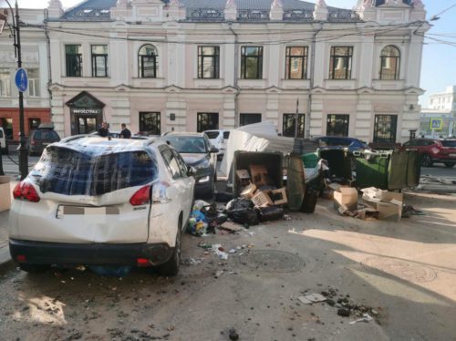 В Нижнем Новгороде цементовоз врезался в три машины на Почтовом съезде